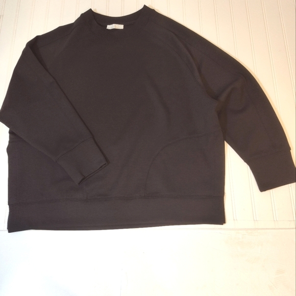 Zenana women's black pull over top size (L) - Picture 12 of 12